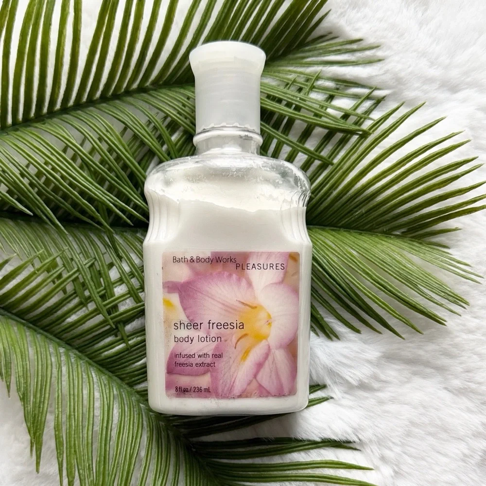 Vintage Bath & Body Works Sheer Freesia Body Loton